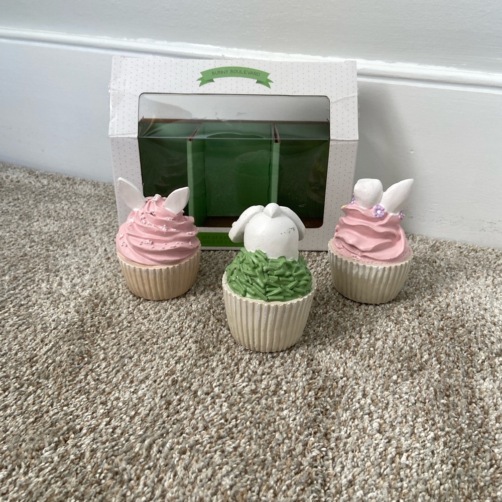 NWT Bunny Boulevard Easter Faux Cupcakes Set of 3 - Picture 7 of 13